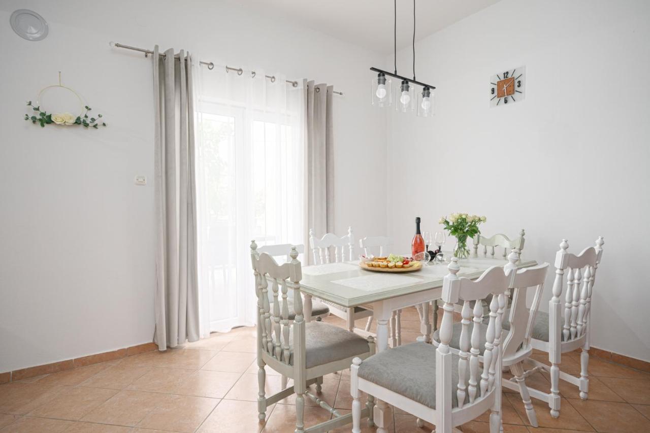 Apartman Rusula Vodice Eksteriør billede