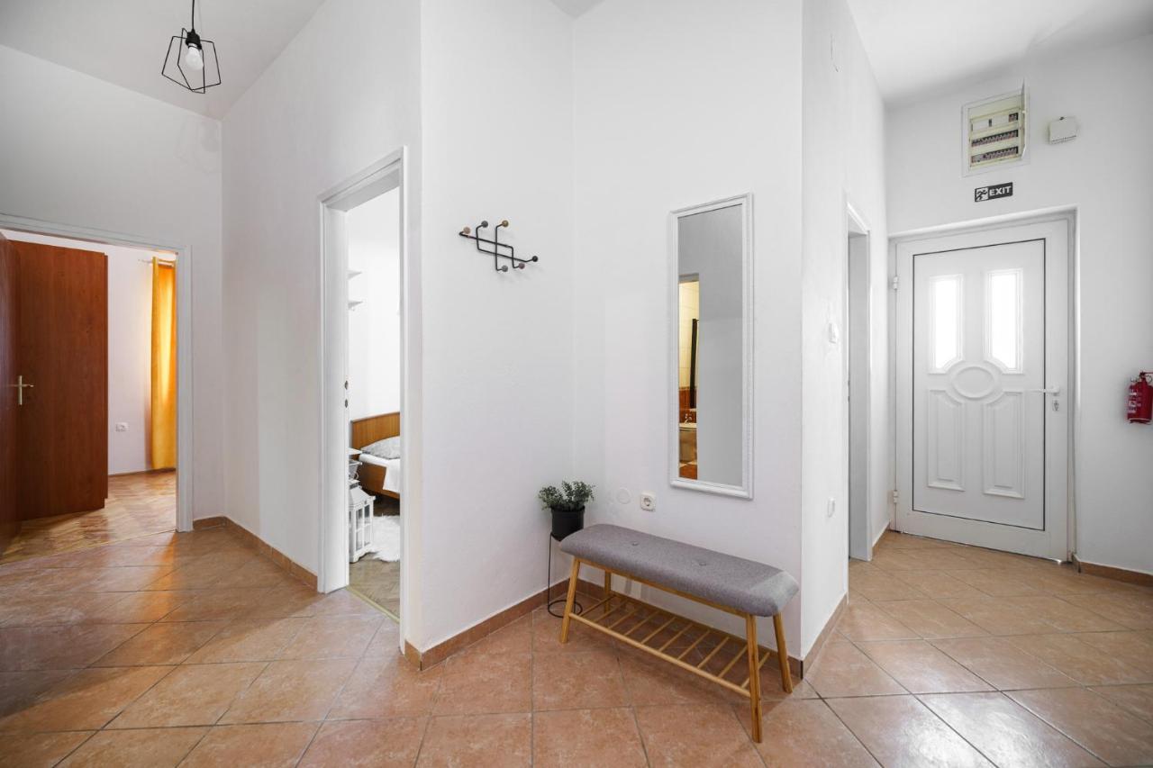 Apartman Rusula Vodice Eksteriør billede