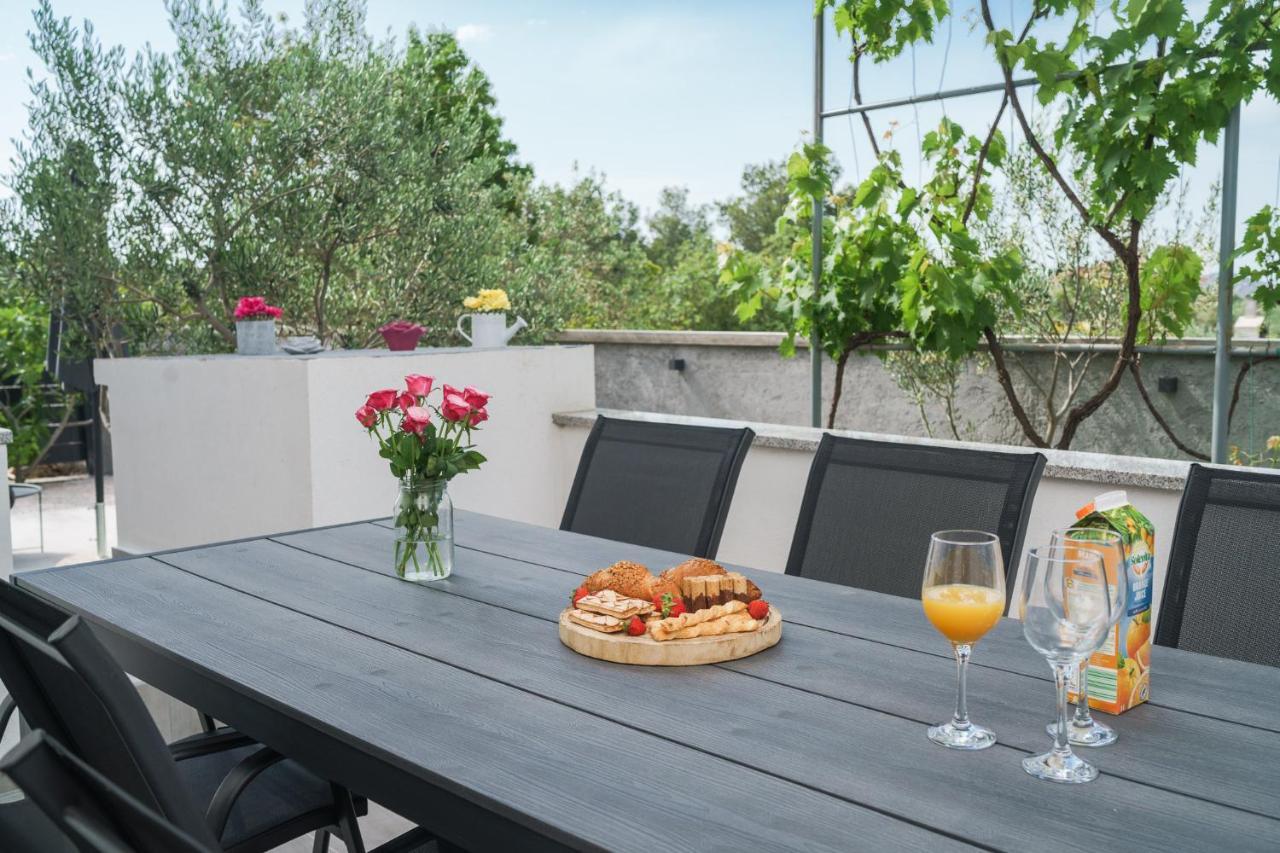 Apartman Rusula Vodice Eksteriør billede