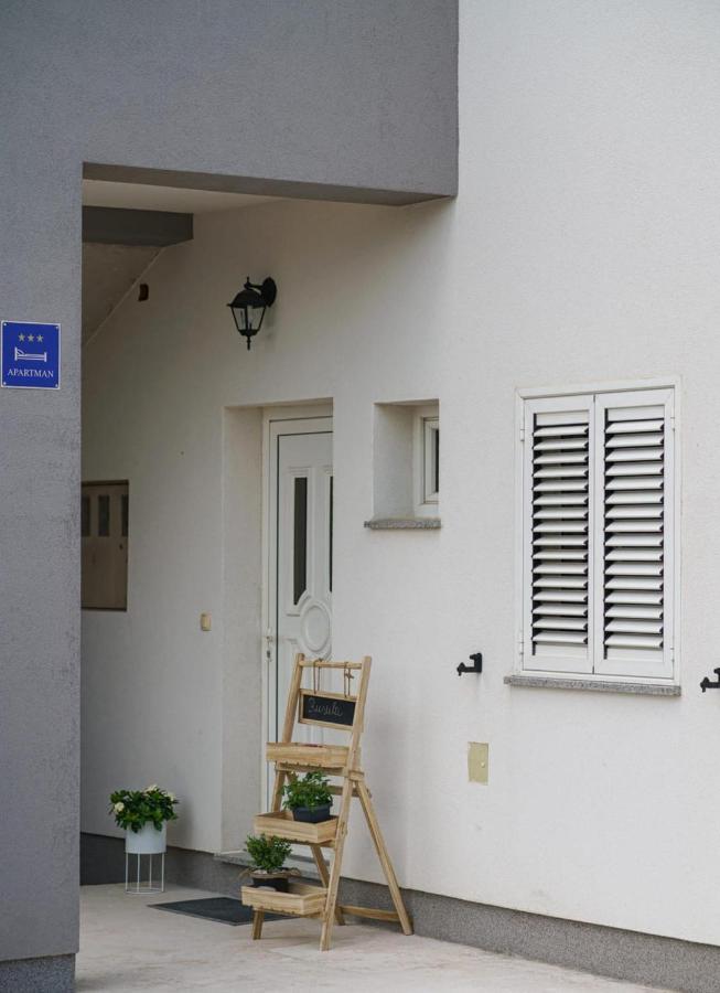 Apartman Rusula Vodice Eksteriør billede