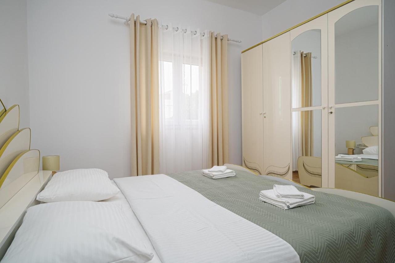 Apartman Rusula Vodice Eksteriør billede