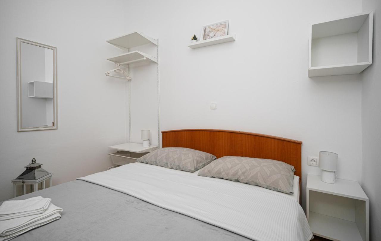 Apartman Rusula Vodice Eksteriør billede