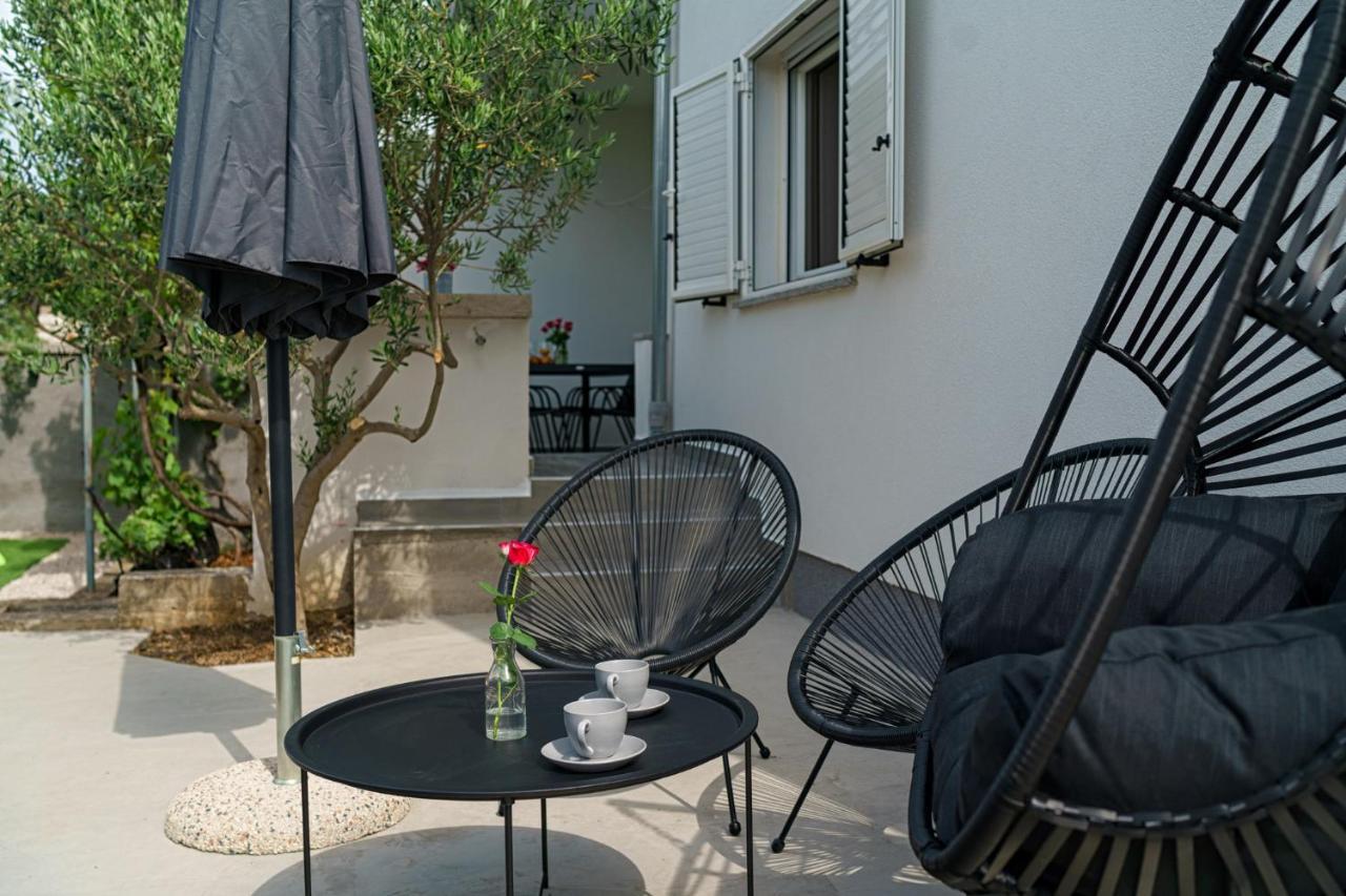 Apartman Rusula Vodice Eksteriør billede